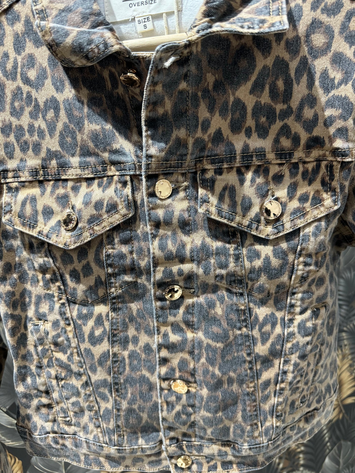 Chaqueta vaquera leopardo